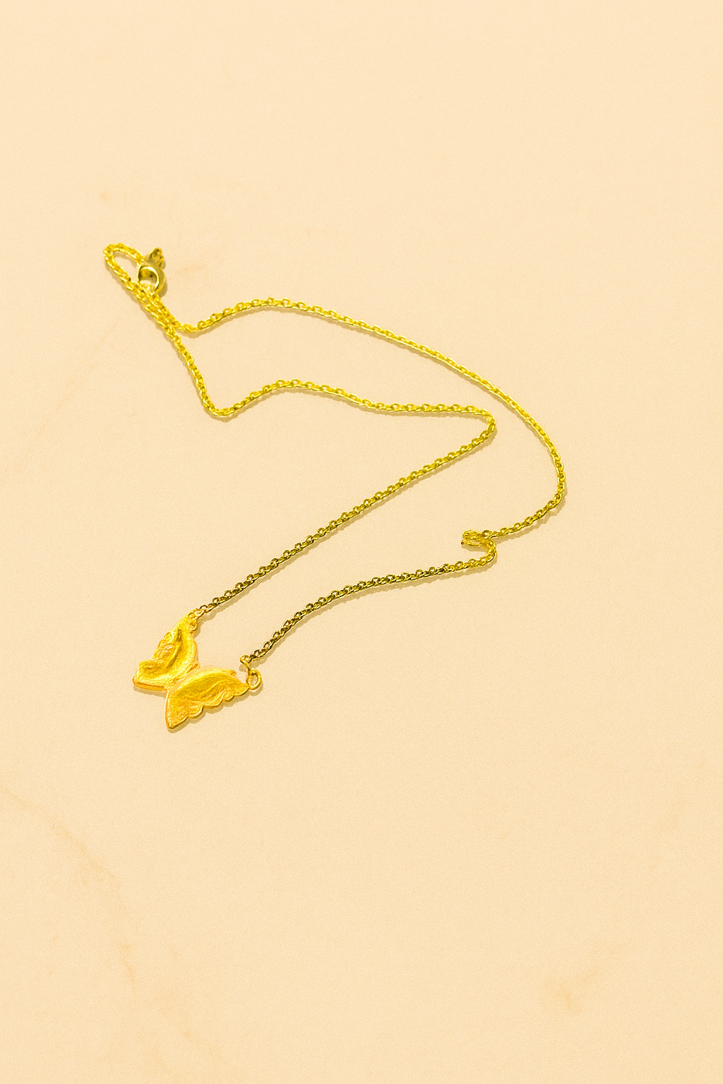 Elegant Butterfly Pendant Necklace – Green, Red, Yellow & Blue