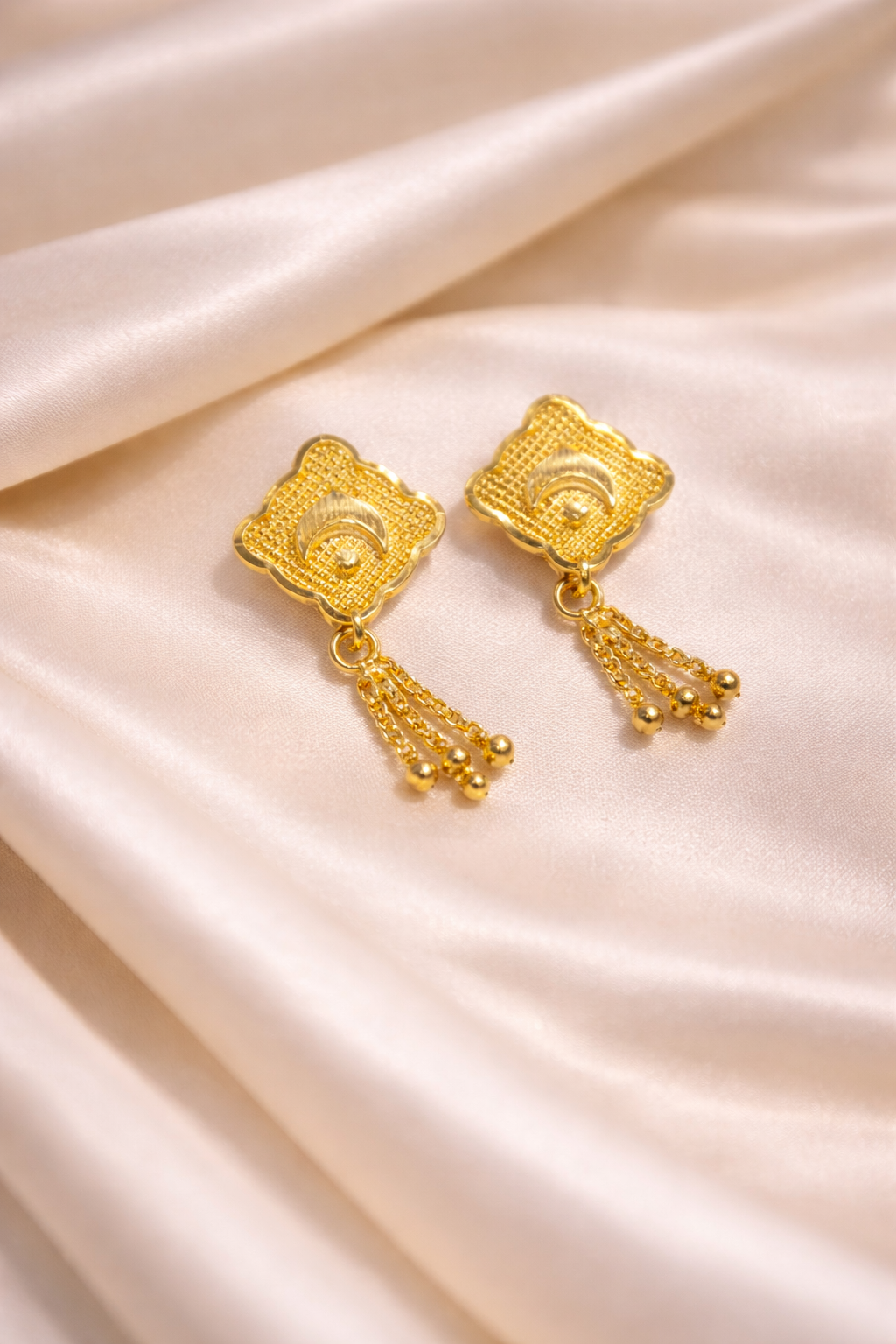 22K Micro Gold Plated Clover Crescent Dangles – Long-Lasting Gold Forming Jewelry