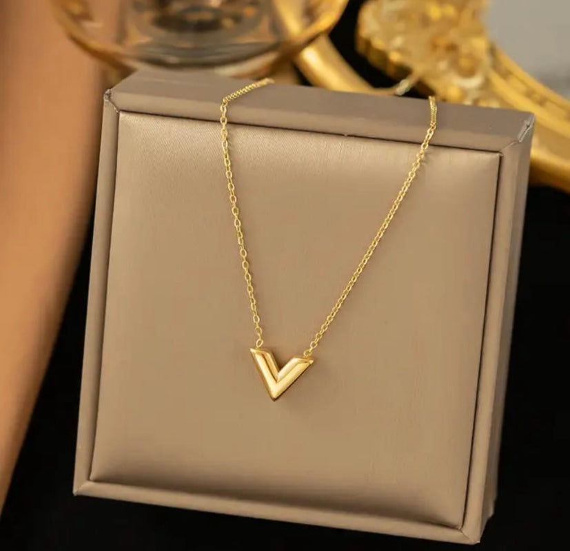 Chic Chevron Pendant Necklace